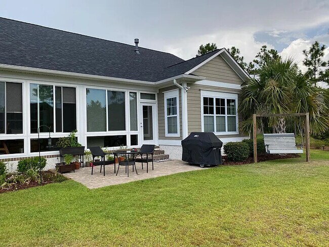 Foto del edificio - 2814 Pine Forest Dr