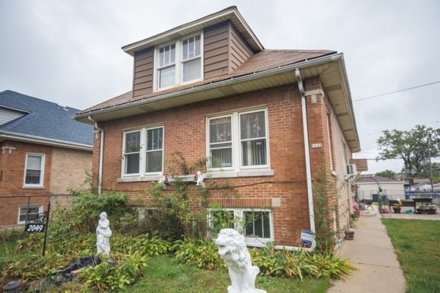 Primary Photo - 2049 N Kilpatrick Ave