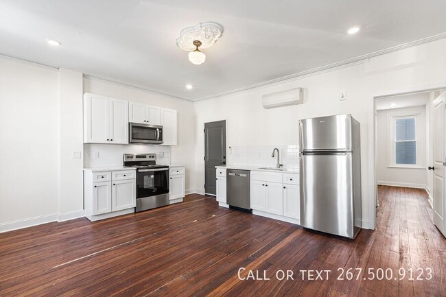 Building Photo - Charming 1BR+den unit in Great location. W...