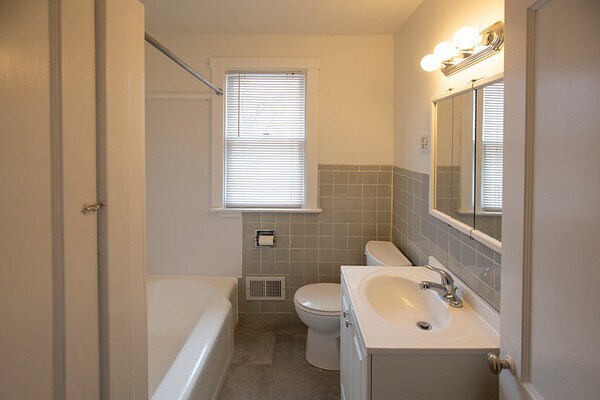 Foto del edificio - 864 N Addison Ave