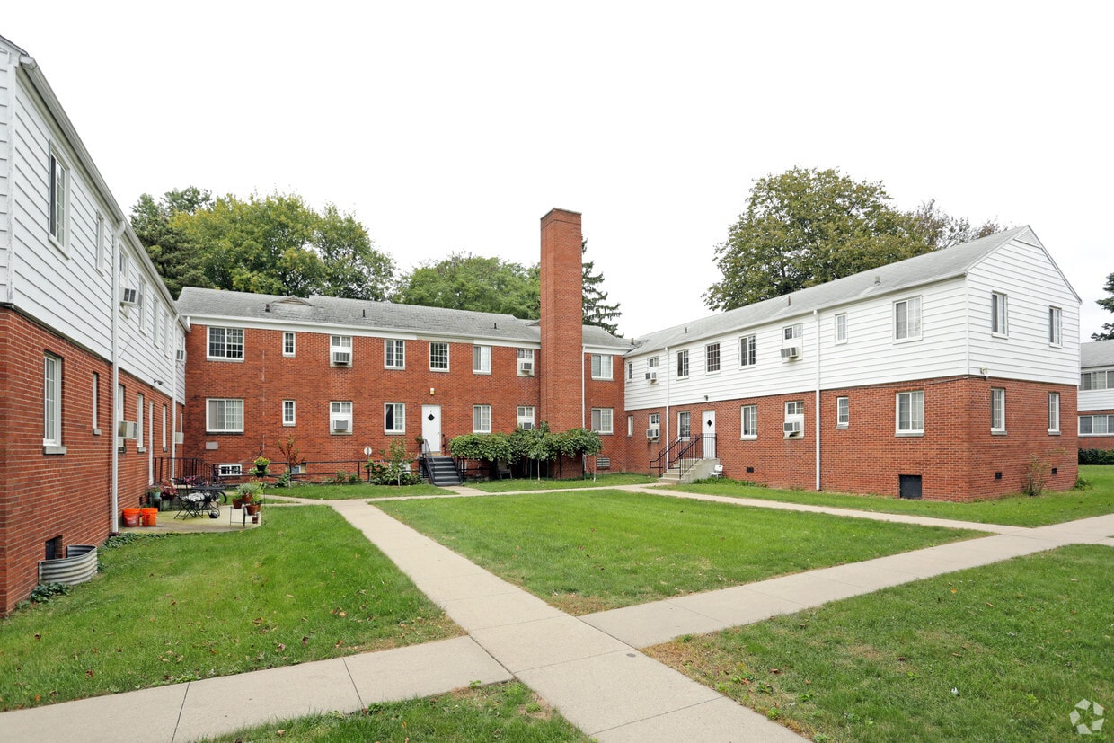 Franklin Court Apartments Des Moines, IA