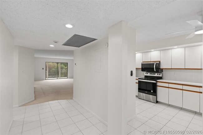 Building Photo - 1801 Eleuthera Point