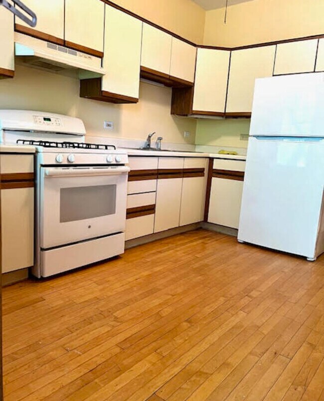 Foto del edificio - 4050 W Warwick Ave