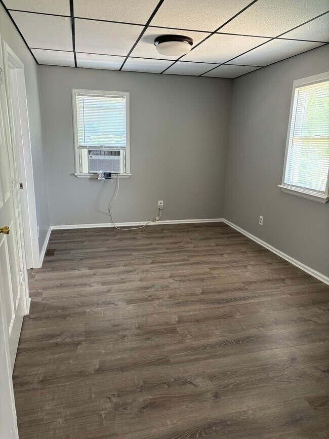 725 1/2 Tonti St, La Salle, IL 61301 House Rental in La Salle, IL