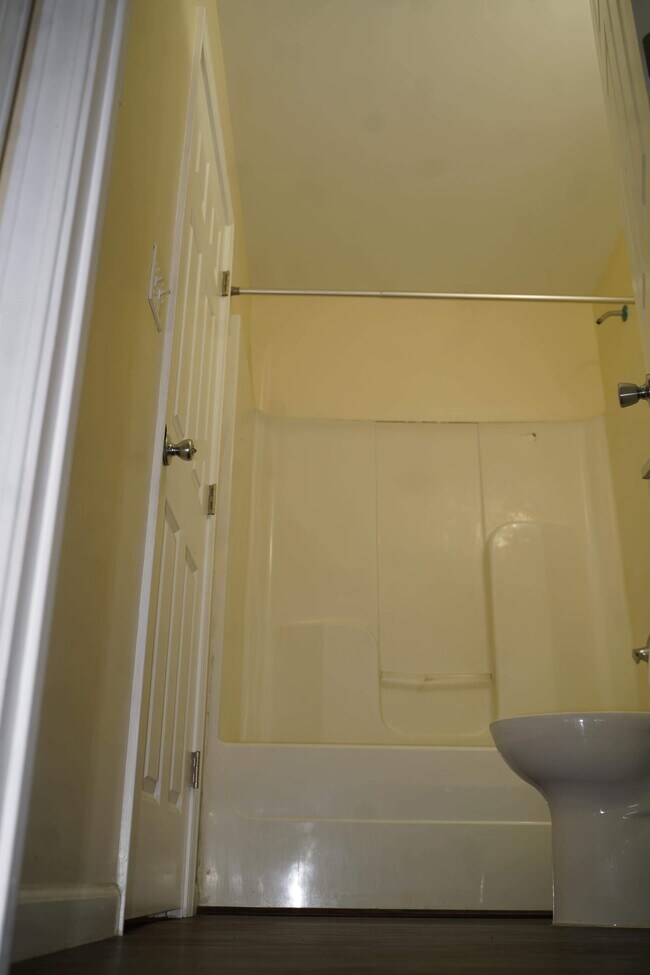 Bathroom 2 - 957 Prosperity Ave