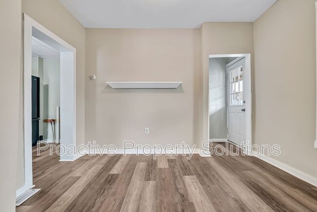 Building Photo - 1404-1412 Sanderson Ave