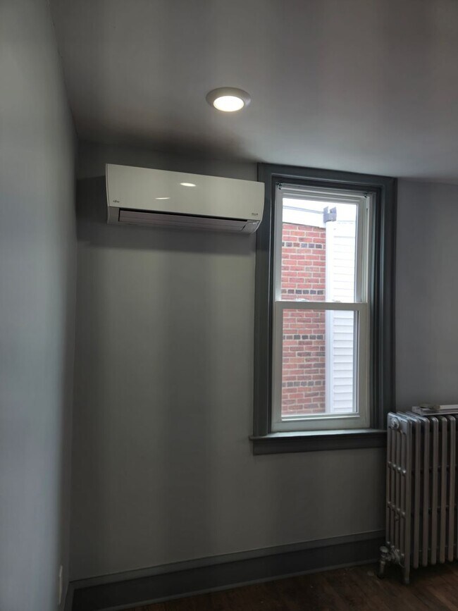 Foto del edificio - Beautifully Renovated 5BR/2BA Home in Olney