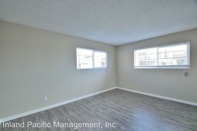 Building Photo - 682 4th St