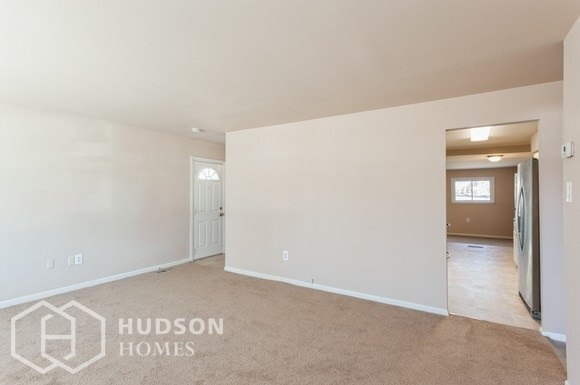 Foto del edificio - 8804 Sonya Rd