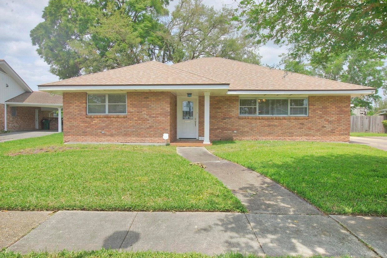 31 Smithway Dr, Gretna, LA 70053 House Rental in Gretna, LA