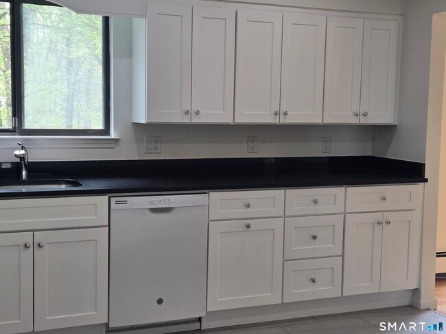 Foto del edificio - 17 Loughran Ave