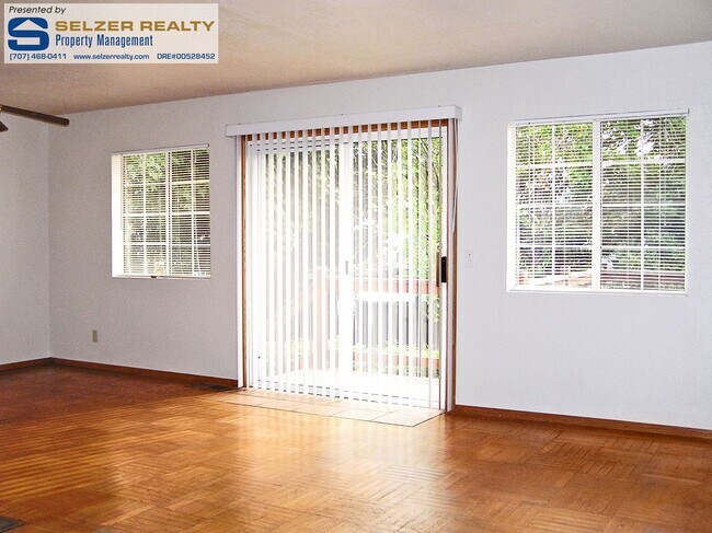 Building Photo - Roomy 3 bedroom home on Ukiah's Westside!