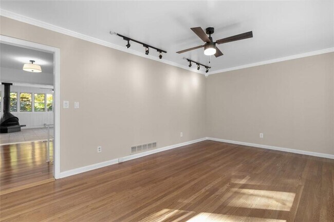 Building Photo - 2958 Harcourt Dr