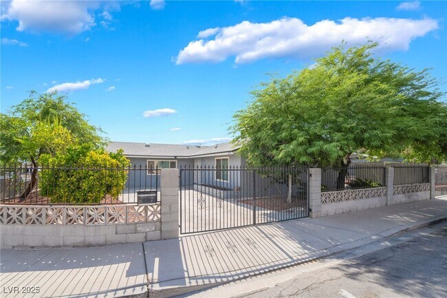 Foto del edificio - 3209 Kings Way
