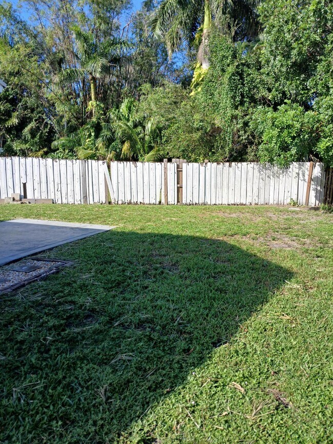 Foto del edificio - 8743 Sol Terrace