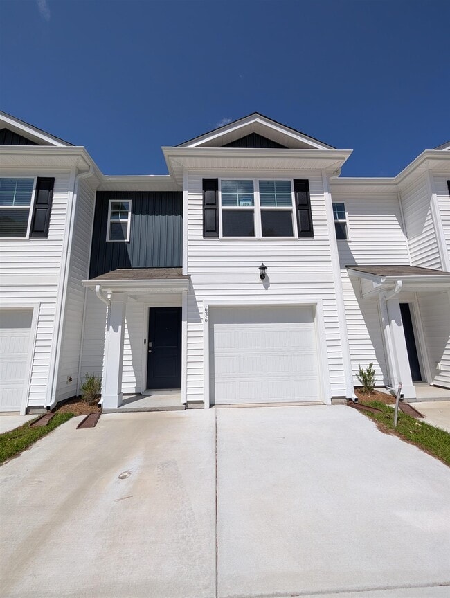 Building Photo - 636 Golden Resin Rd