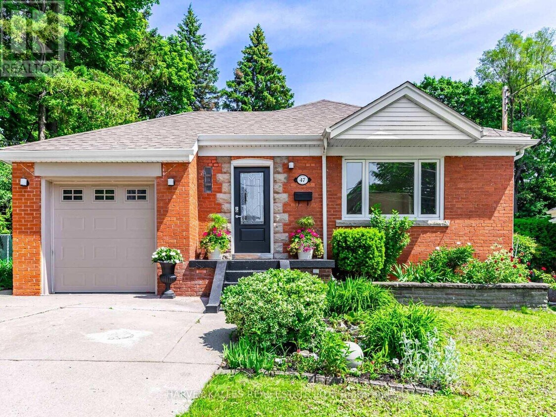 Primary Photo - 47 Notley Pl