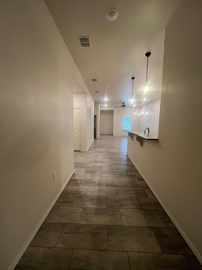 Foto del edificio - Escape the Ordinary in Viridian Townhomes!