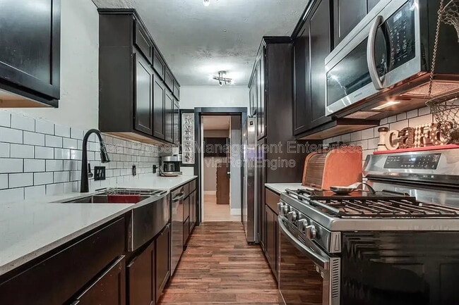 Foto del edificio - 2342 NW 11th St