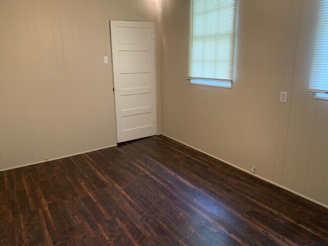 Building Photo - 3B/1B Home Available off of Nelson Rd-Sect...