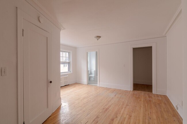 Photo du bâtiment - 1 Av. Rosemount