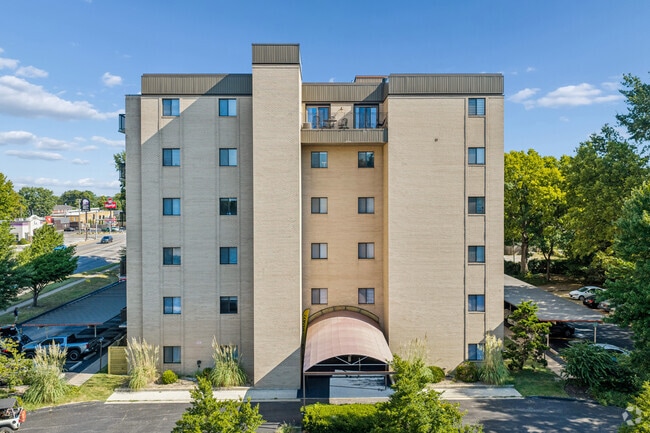 634 S National Ave - Regency Tower