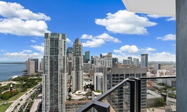 Building Photo - 398 NE 5th St