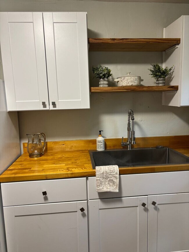 Foto del edificio - 5317 Lee Ave