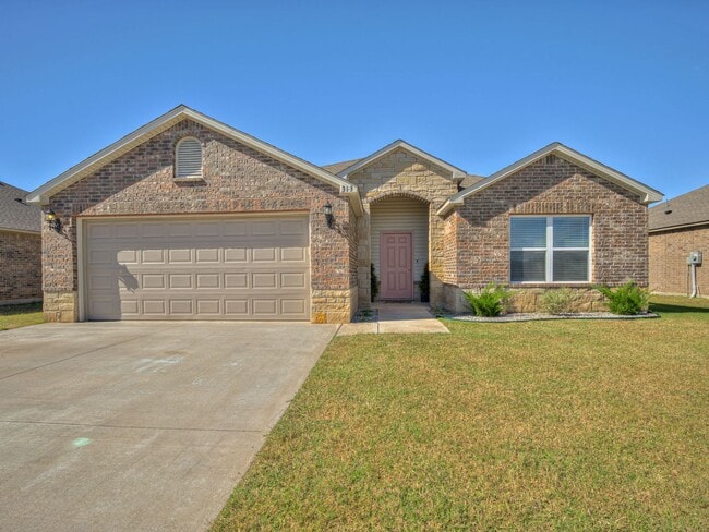 Photo - 313 Foxtrot Ter House