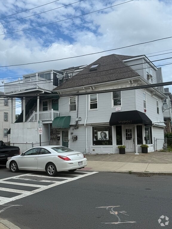 Building Photo - 142 Union St
