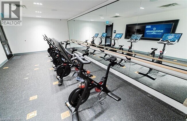 Photo du bâtiment - 15 Wellington St S