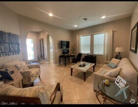 Building Photo - 10543 Severino Ln