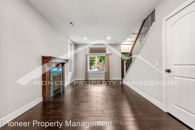 Building Photo - 3 br, 2.5 bath House - 1613 E 22nd Ave