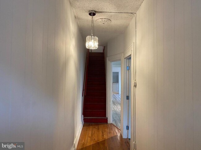 Building Photo - 121 Mill St