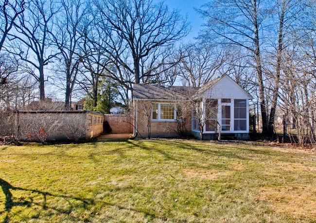Building Photo - 646 Pine Ln