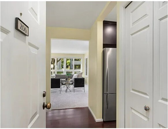 Foto del edificio - 6300 Sand Point Way NE