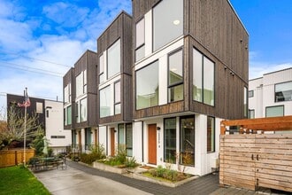 Building Photo - 2237D Minor Ave E