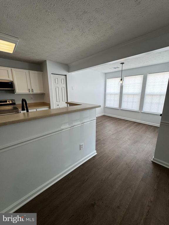 Foto del edificio - 6413 Weatherby Ct