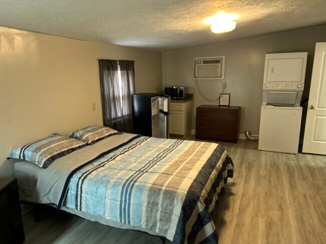 Foto del edificio - 2735 Hope Mills Rd