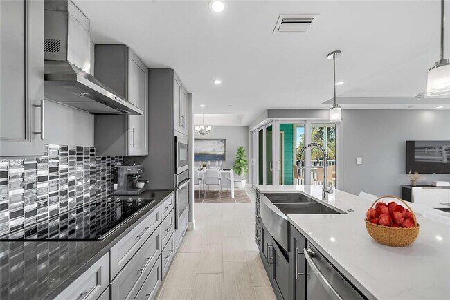 Building Photo - 14550 Harborside Blvd