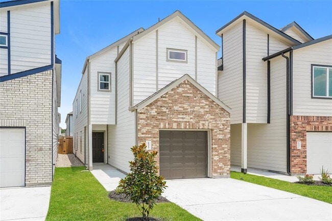 Building Photo - 15354 Estrella Rd W