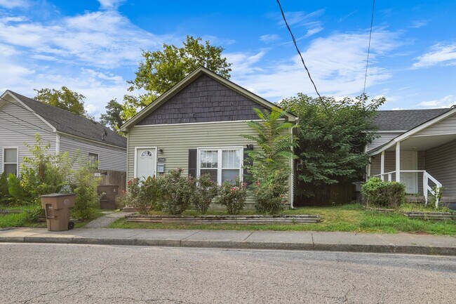 Foto del edificio - 1705 Cockrill St