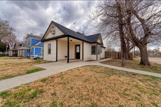 Building Photo - 761 S 5th St