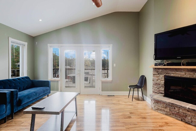 Building Photo - 1383 Muskoka District Road 169