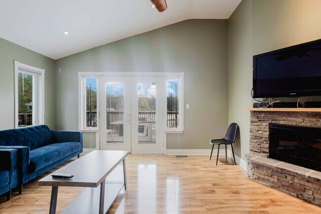 Photo du bâtiment - 1383 Muskoka District Road 169