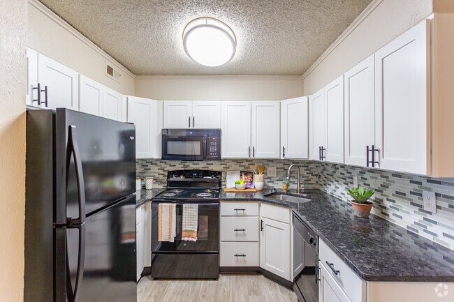 Interior Photo - Sheffield Heights Apartment Homes