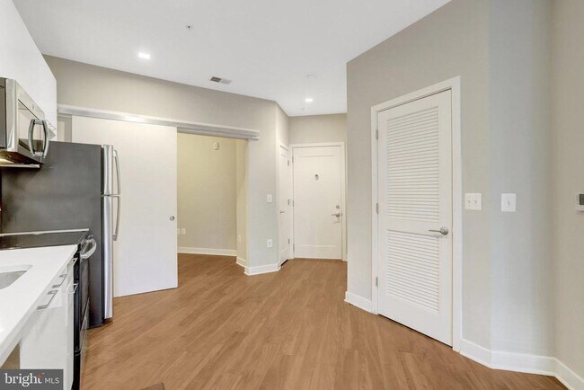 Foto del edificio - 989 S Buchanan St