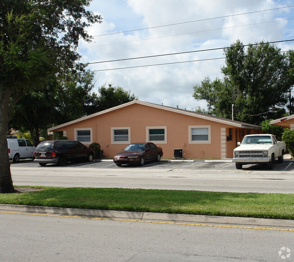 Foto del edificio - 5942 NW 19th St