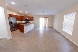 Building Photo - 12154 Alexandra Dr