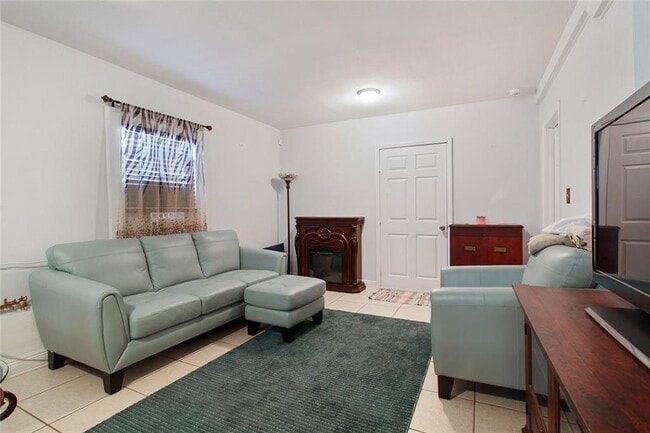 Living Room - 4224 Walmsley Ave